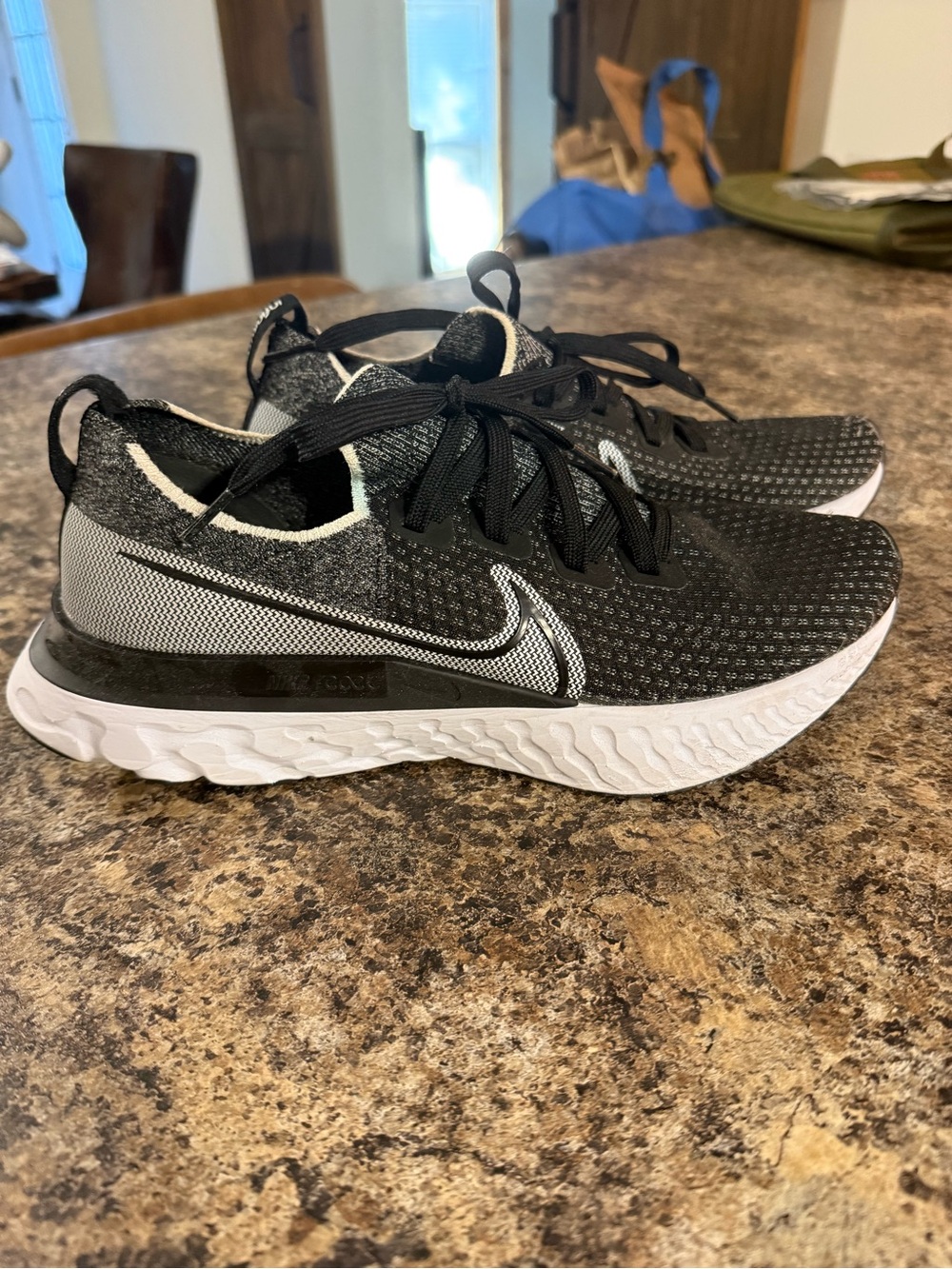 Women’s Nike Flyknit sz 8.5